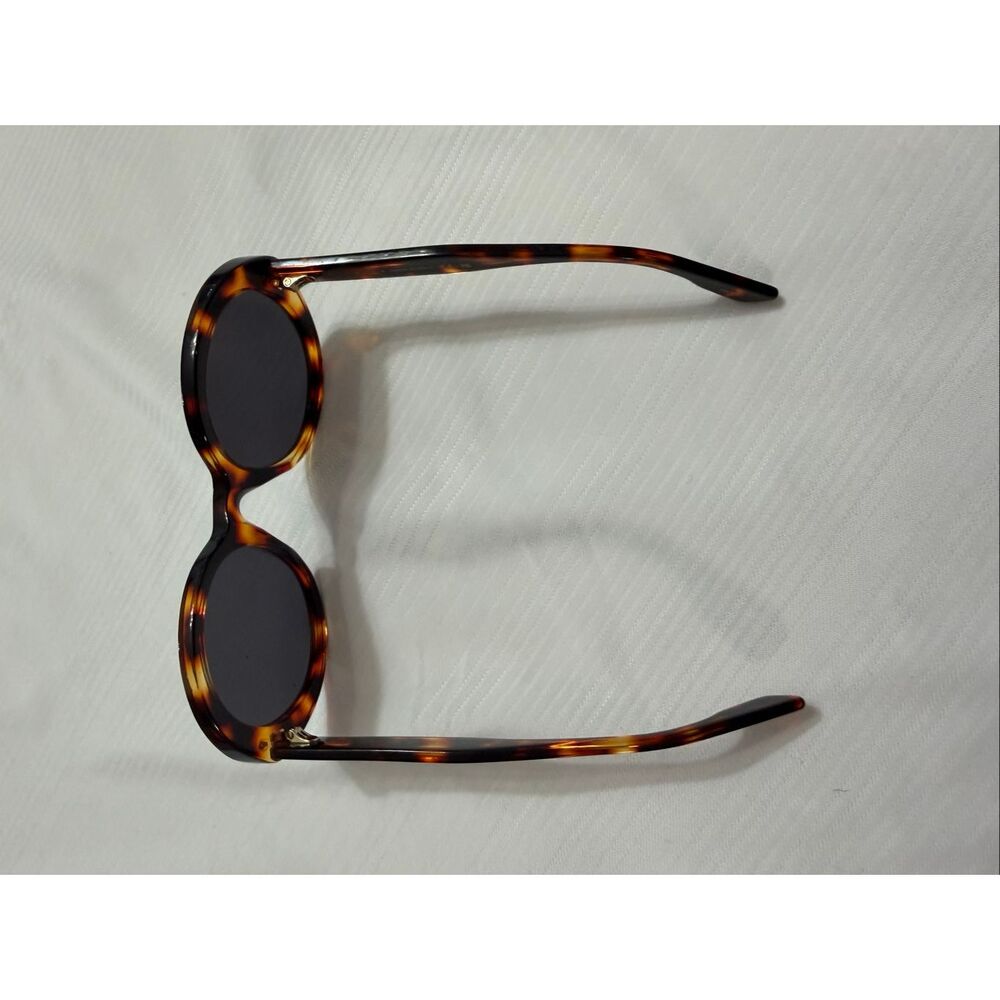 GUCCI GG1081S Women’s Tortoise Sunglasses - Picture 5 of 13